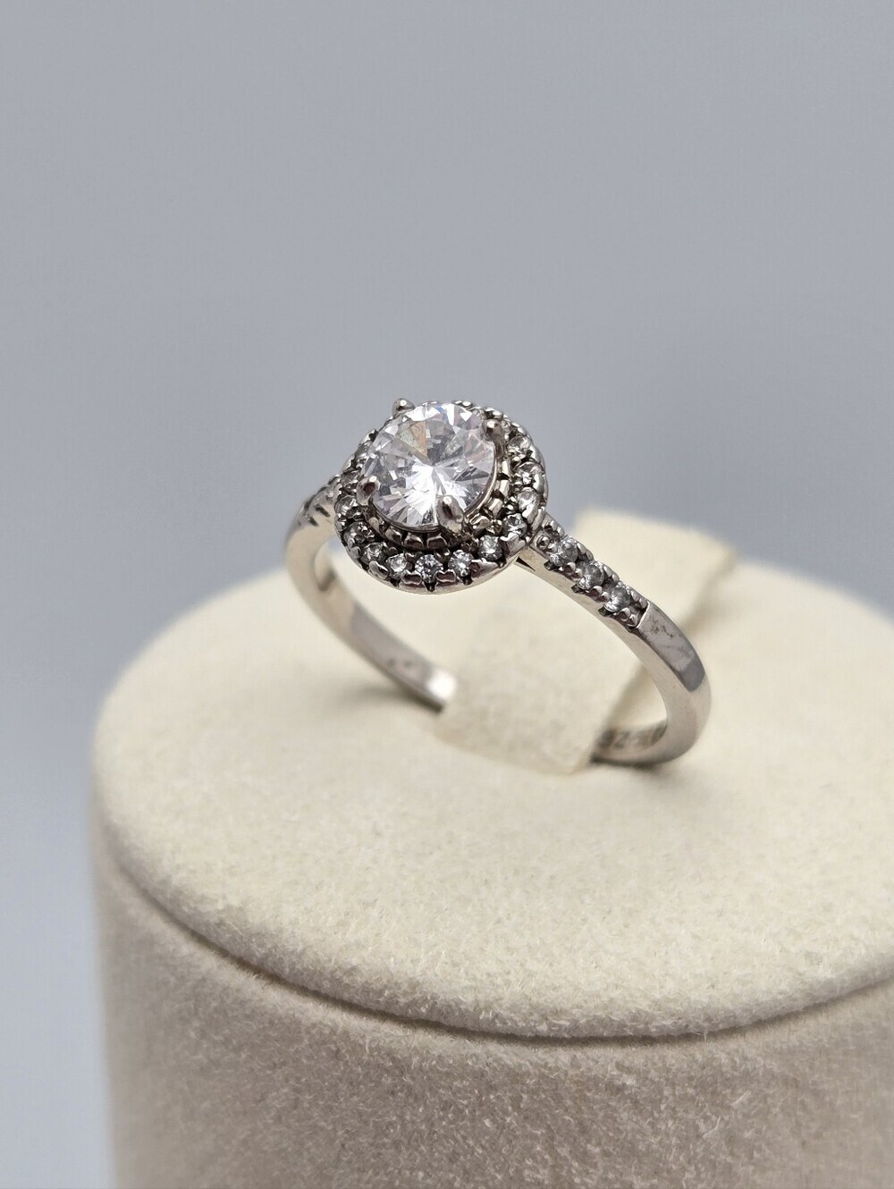 Halo Engagement Ring Round Brilliant Pavé Band Silver Sparkle Size 5 Bridal